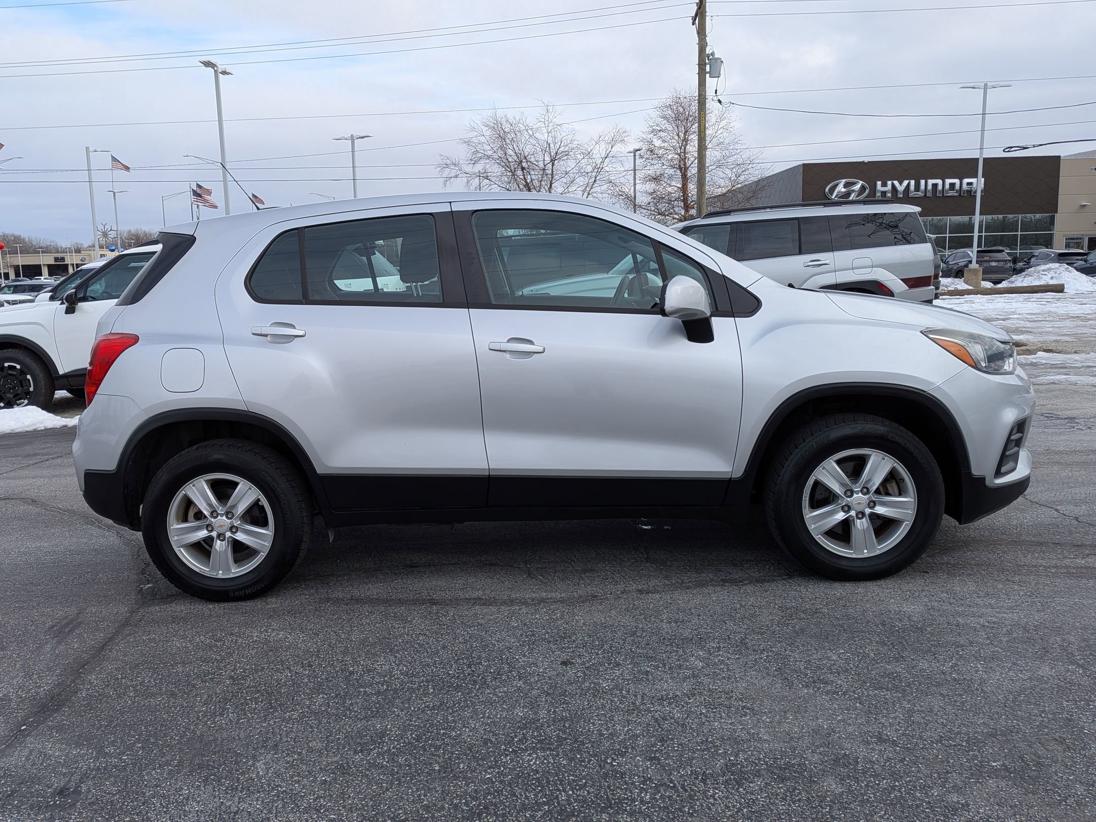 Used 2018 Chevrolet Trax LS with VIN KL7CJNSB0JB614913 for sale in Tinley Park, IL