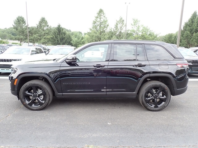 2025 Jeep Grand Cherokee Altitude X photo 2