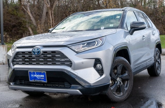 2020 Toyota RAV4 XSE's photo