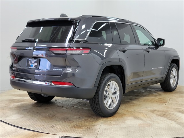 2025 Jeep Grand Cherokee Laredo X photo 4