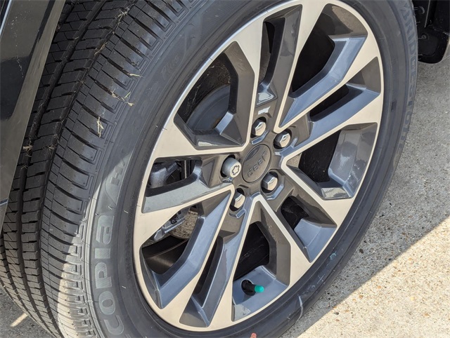 2023 Jeep Grand Cherokee Overland photo 6