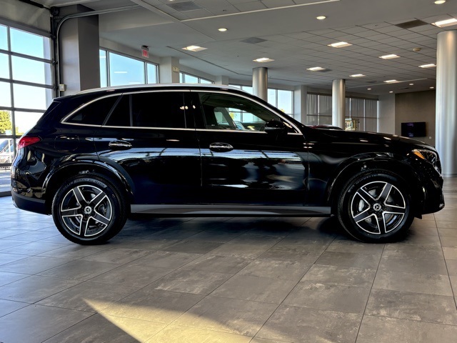 2026 Mercedes Benz GLC 300 4MATIC photo 2