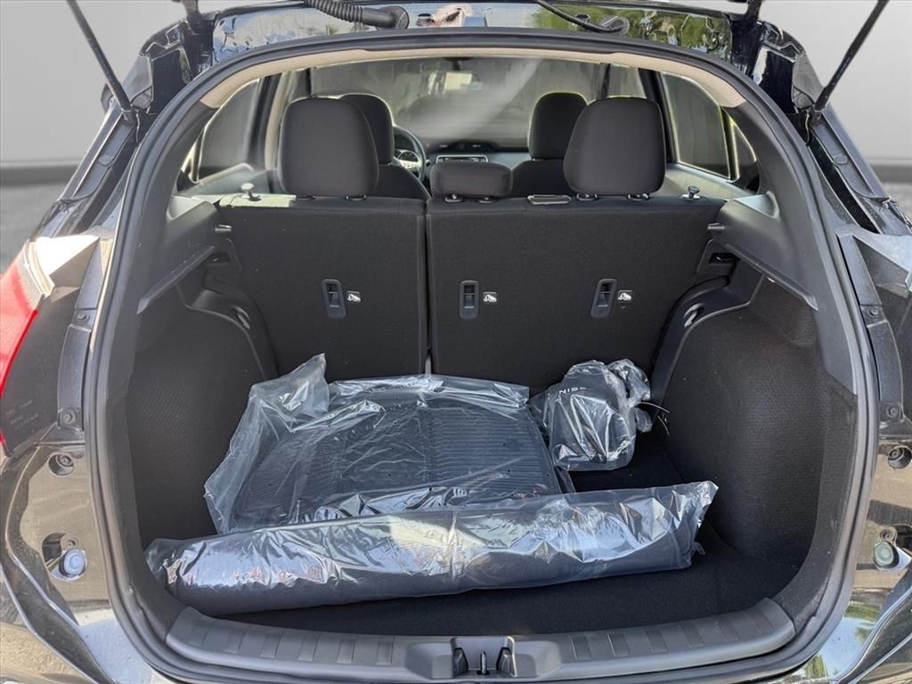 2025 Nissan Kicks Play S photo 19