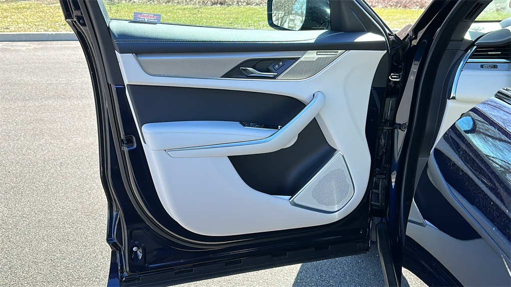 2026 Jaguar F-PACE P250 R-Dynamic S photo 9