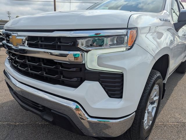 2025 Chevrolet Silverado 1500 LT photo 9