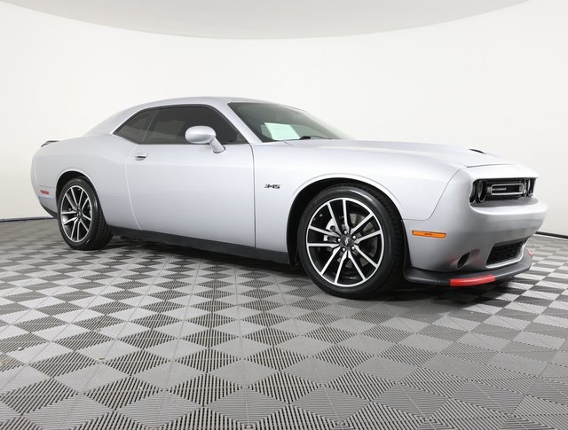 2023 Dodge Challenger R/T photo 3