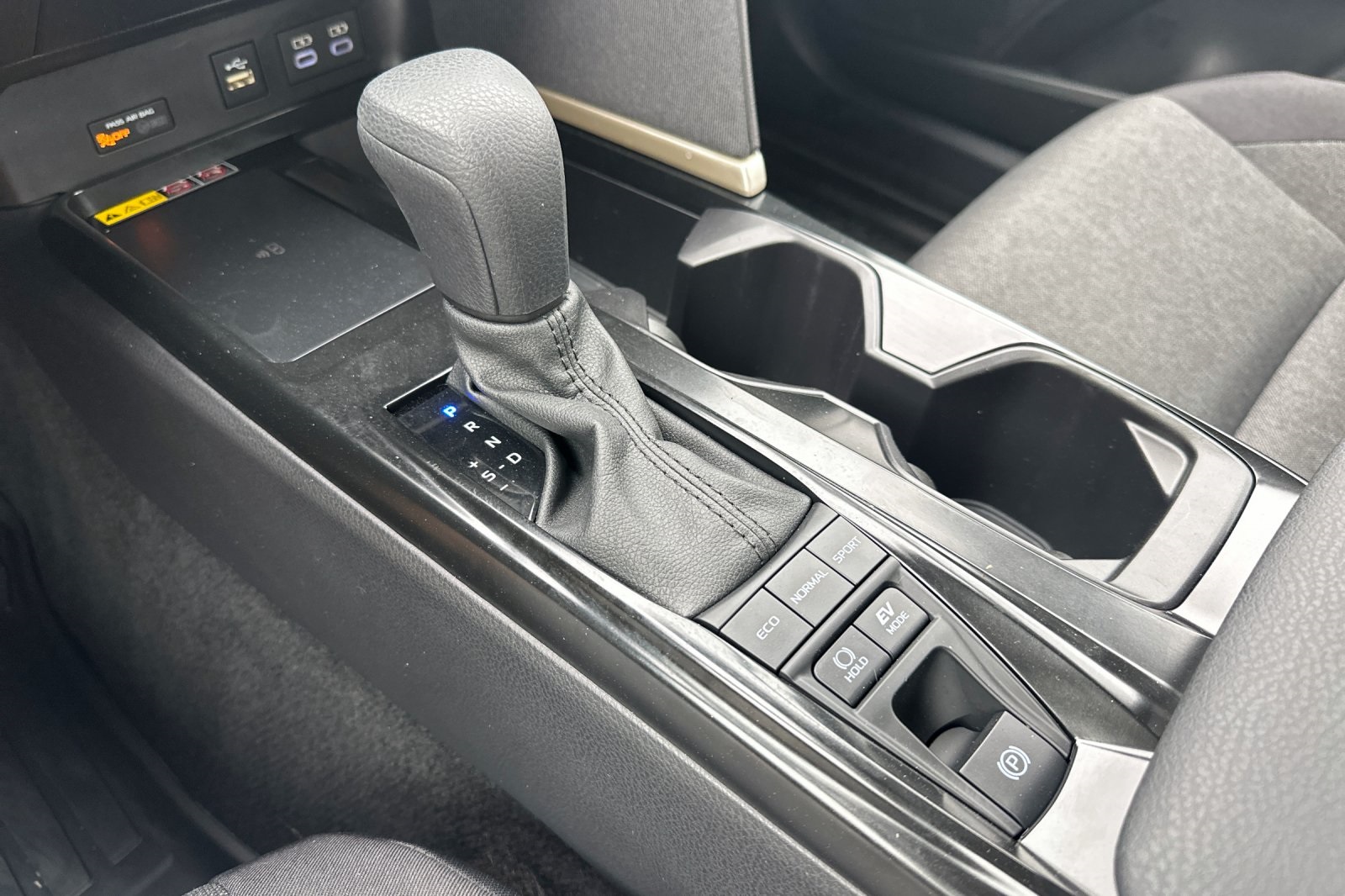 2025 Toyota Camry LE photo 18