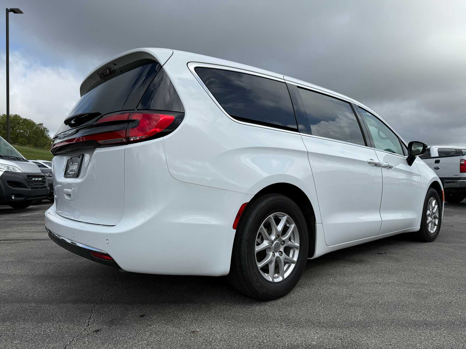 2024 Chrysler Pacifica Touring L photo 6