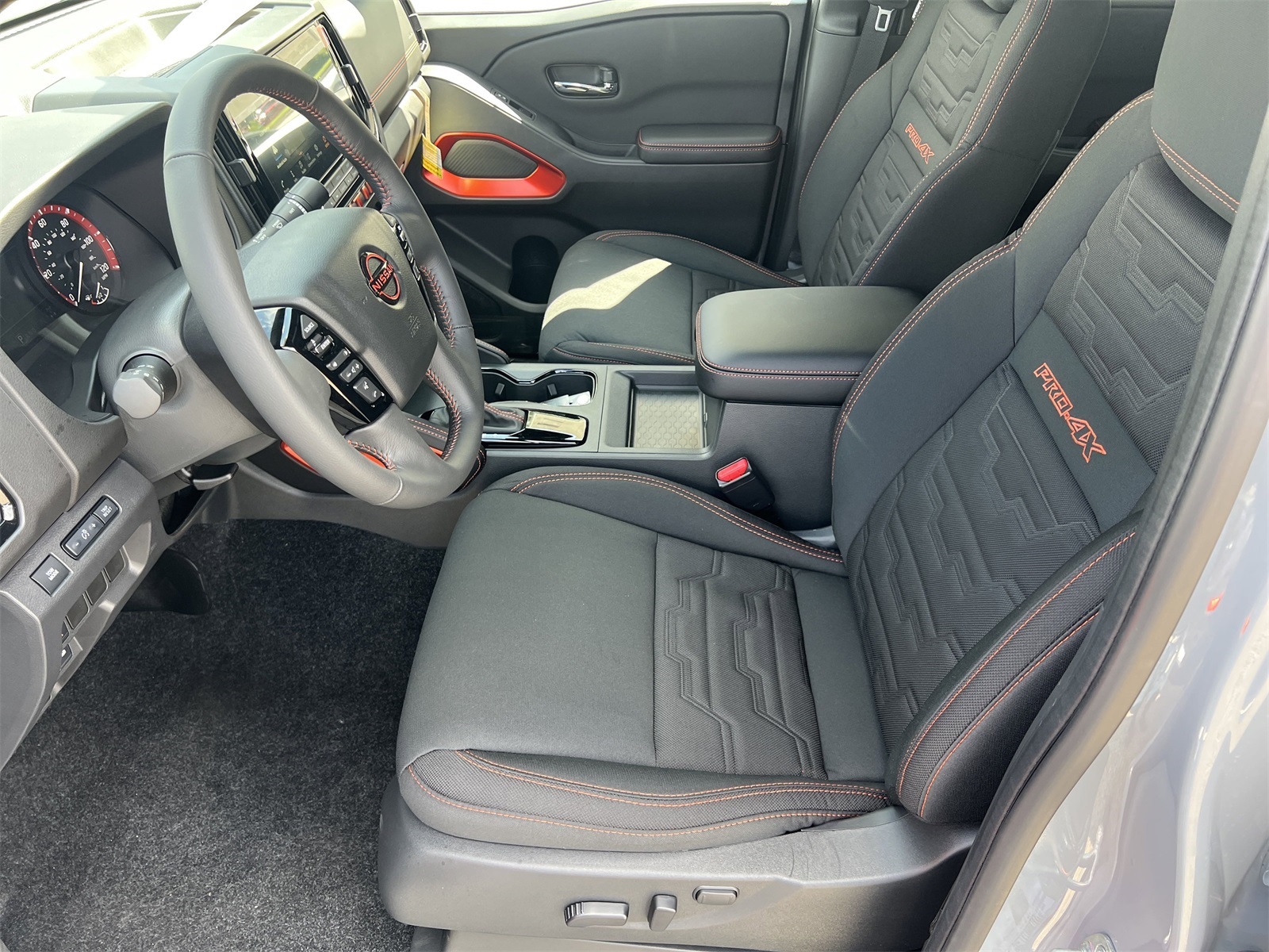 2025 Nissan Frontier PRO-4X photo 15