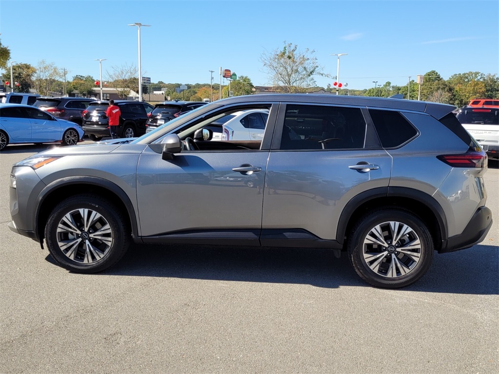 2023 Nissan Rogue SV photo 3