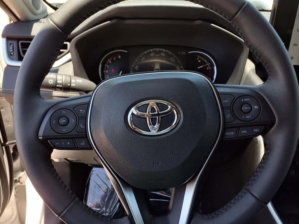 2024 Toyota RAV4 XLE Premium photo 12