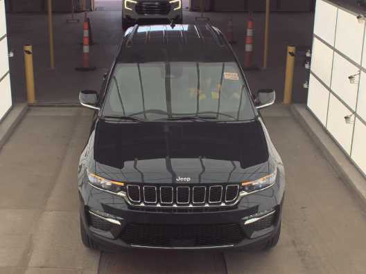 Used 2024 Jeep Grand Cherokee Limited with VIN 1C4RJHBGXR8594334 for sale in Kansas City
