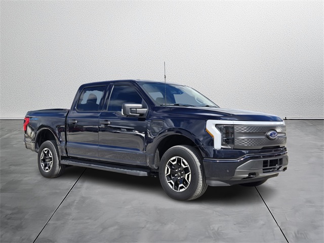 2022 Ford F-150 Lightning XLT photo 6