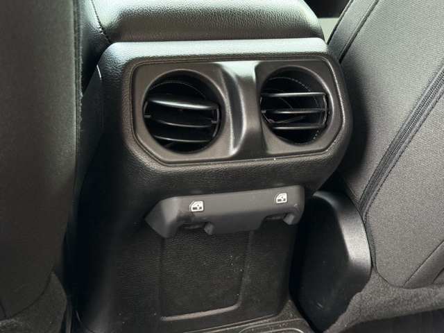 2023 Jeep Gladiator Willys photo 18