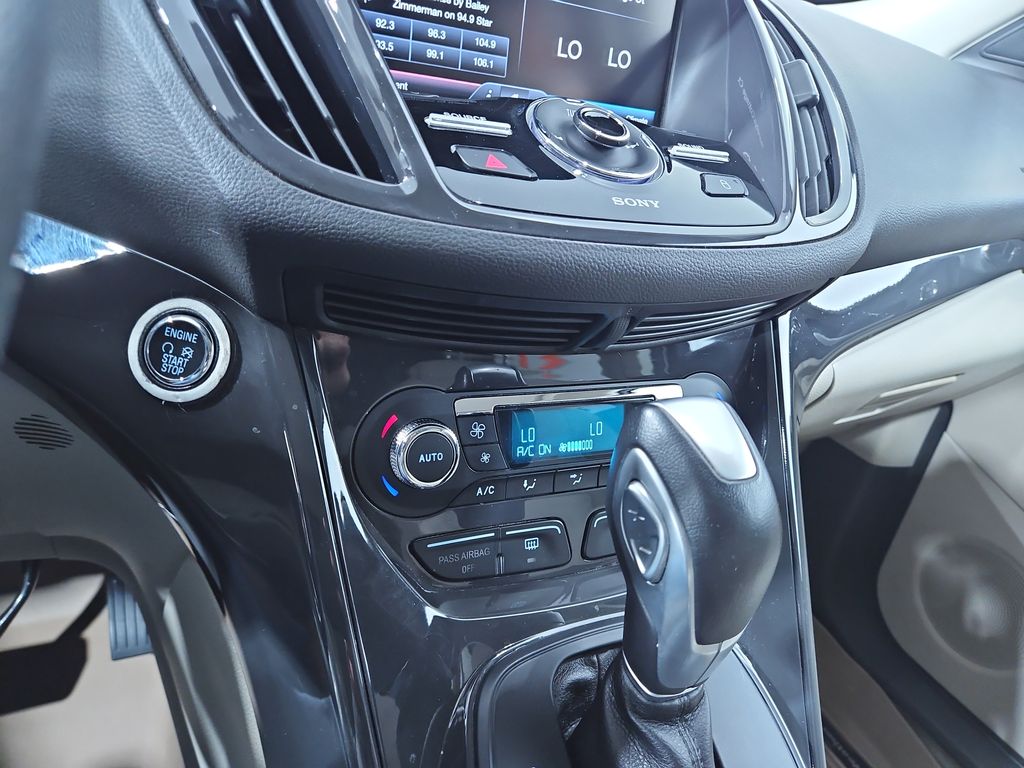 2014 Ford Escape Titanium photo 18