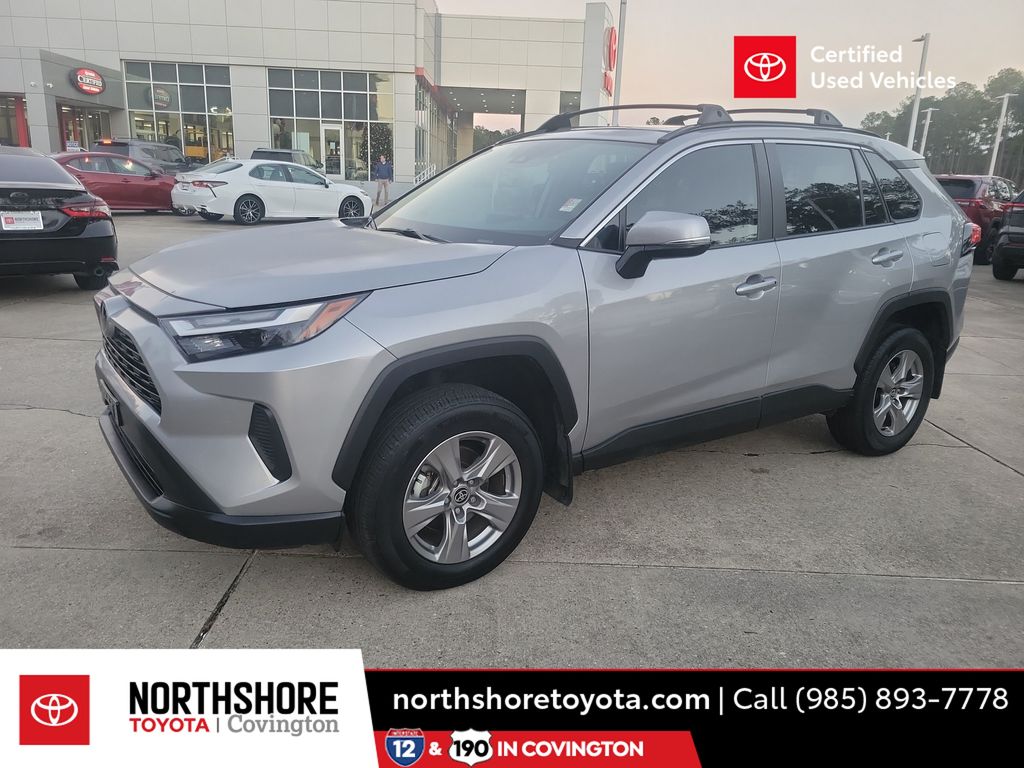 2024 Toyota RAV4 XLE's photo
