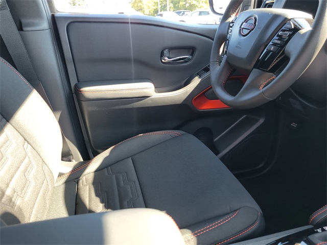 2025 Nissan Frontier PRO-4X photo 24