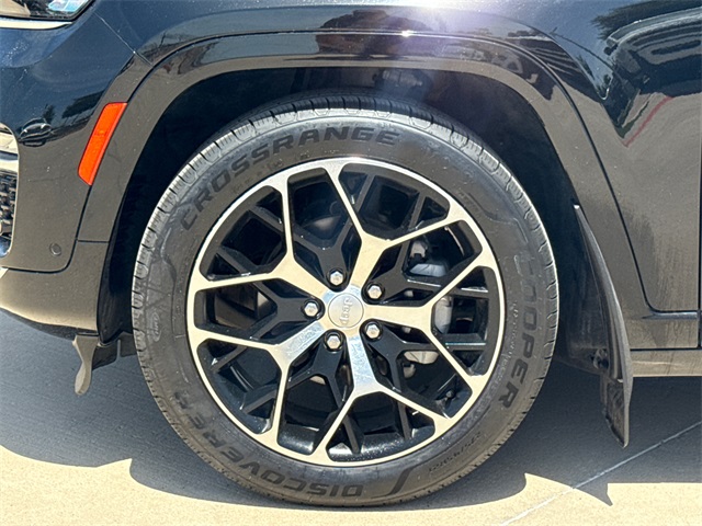 2023 Jeep Grand Cherokee Summit photo 6