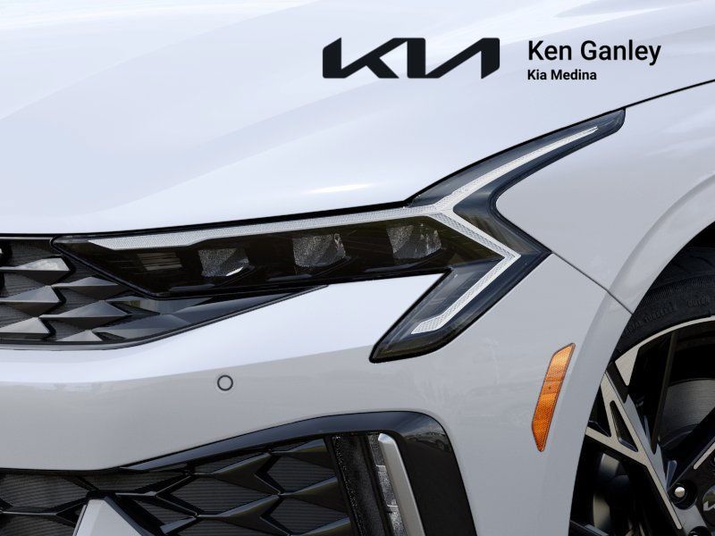 2026 Kia K5 GT-Line photo 8