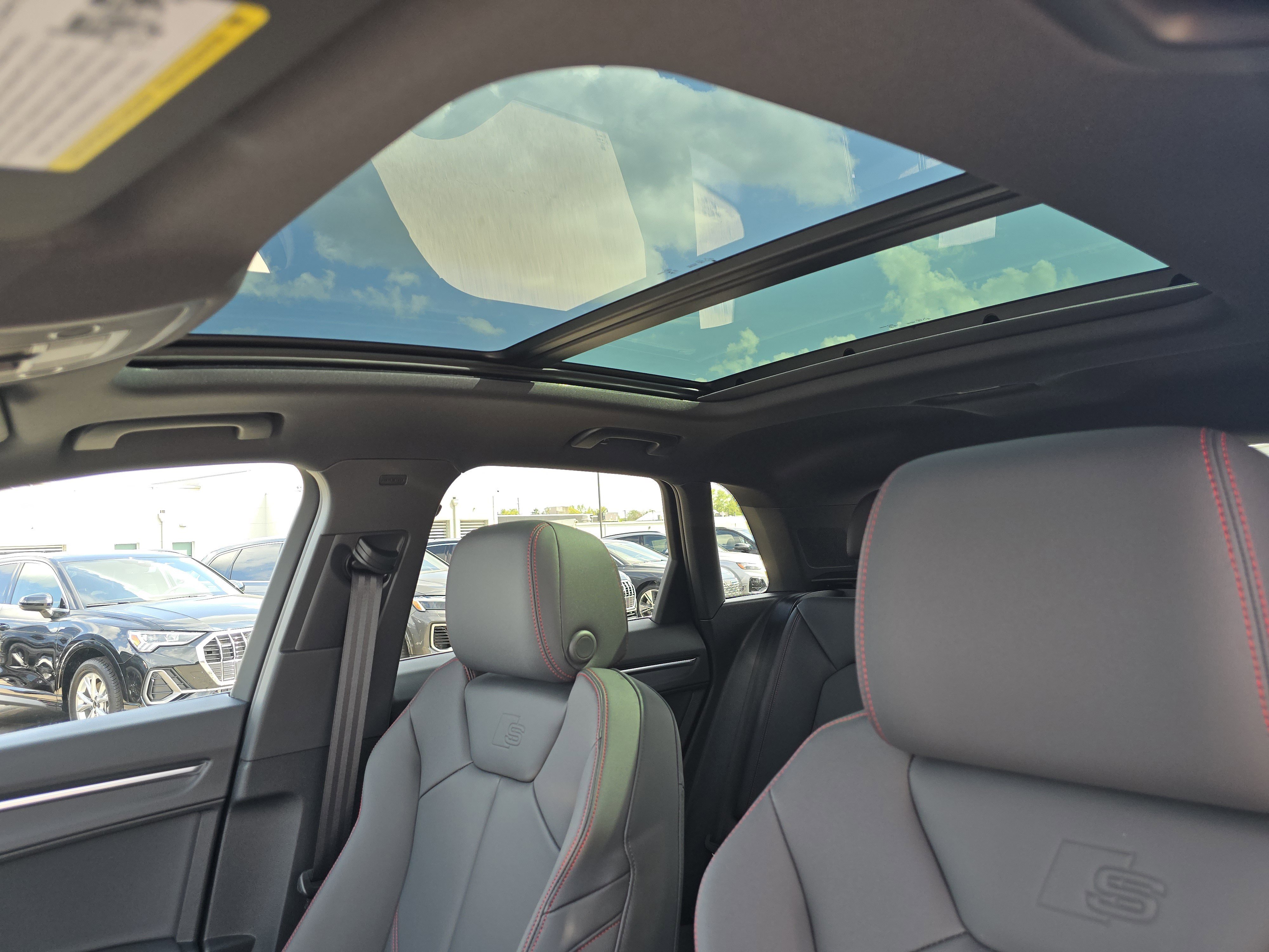 2025 Audi Q3 S line Premium Plus photo 7
