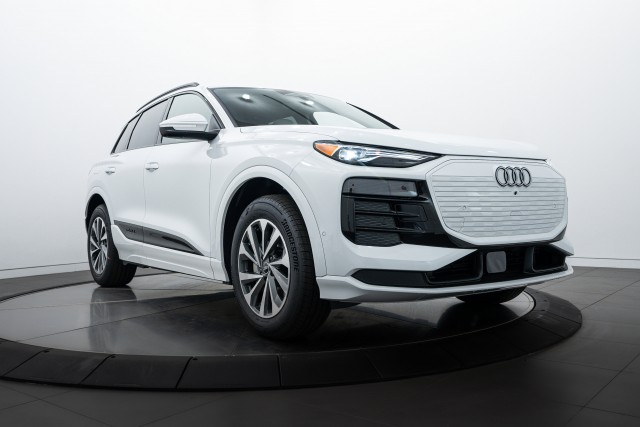 2025 Audi Q6 e-tron Premium