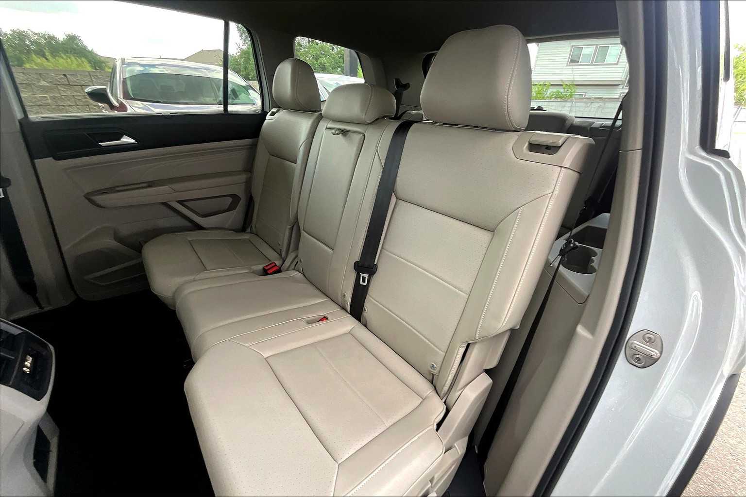 2021 Volkswagen Atlas SEL photo 18