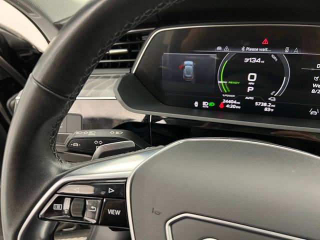 2023 Audi e-tron Premium photo 29