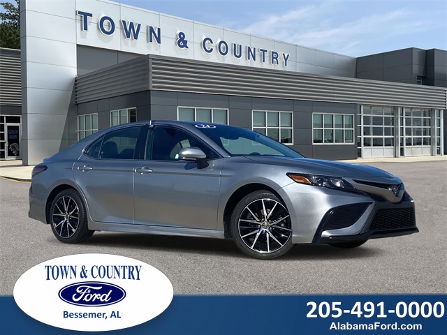 2024 Toyota Camry SE's photo