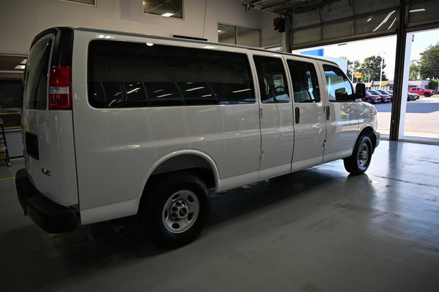 2025 Gmc Savana Cargo 3500 photo 4