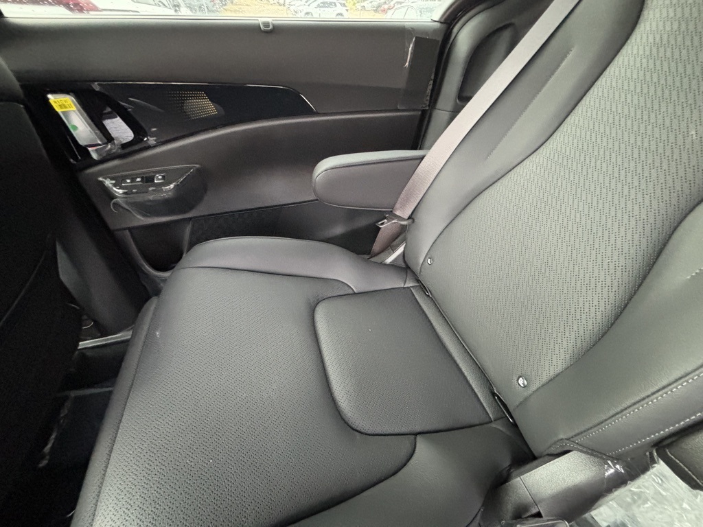 2026 Kia Carnival SX Prestige photo 17