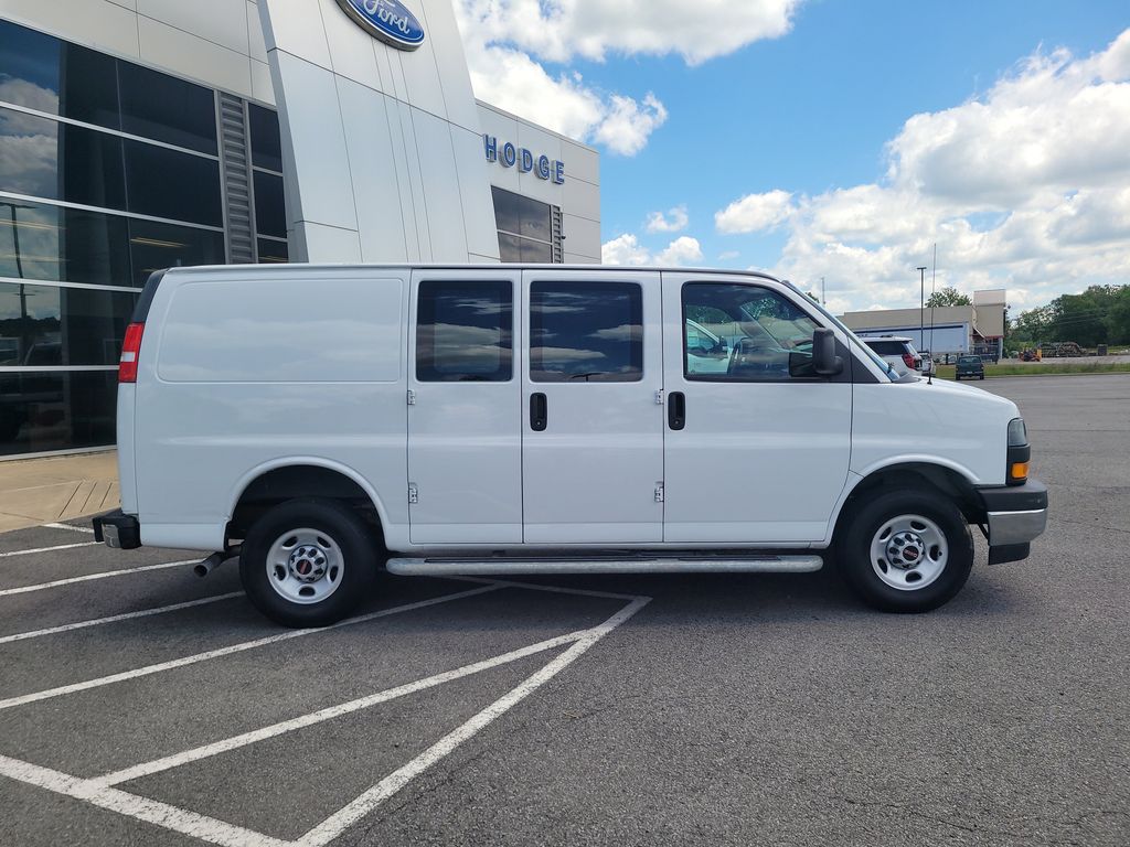 2023 Gmc Savana Cargo 2500 photo 2