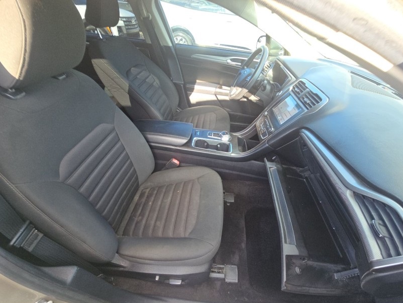 2017 Ford Fusion SE photo 19