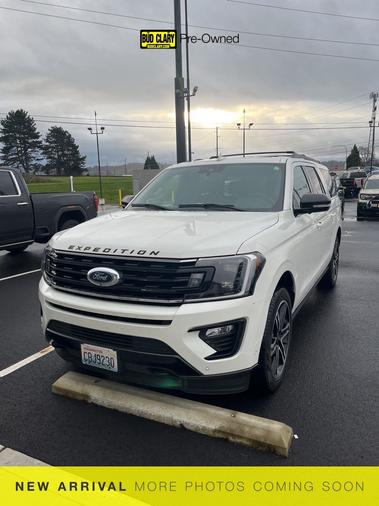2021 Ford Expedition Limited's photo