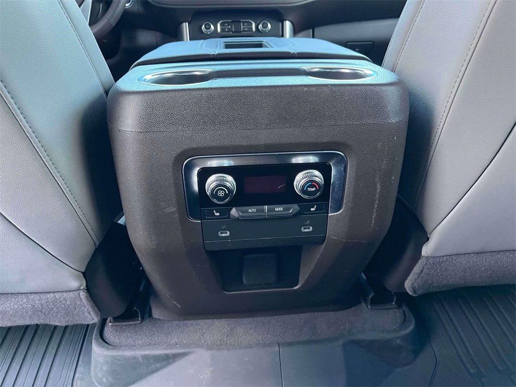 2022 Gmc Yukon XL SLT photo 13