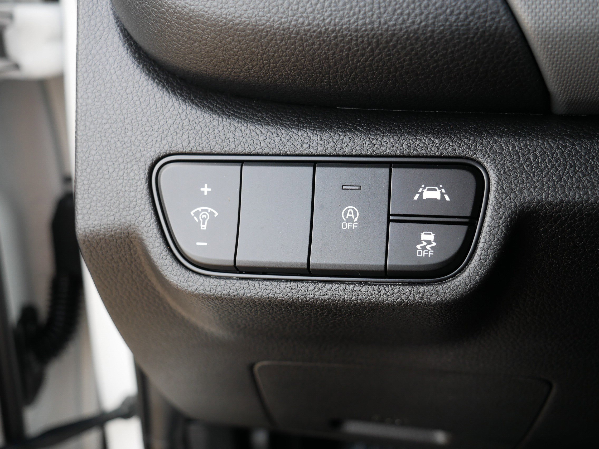 2023 Kia Seltos LX photo 22
