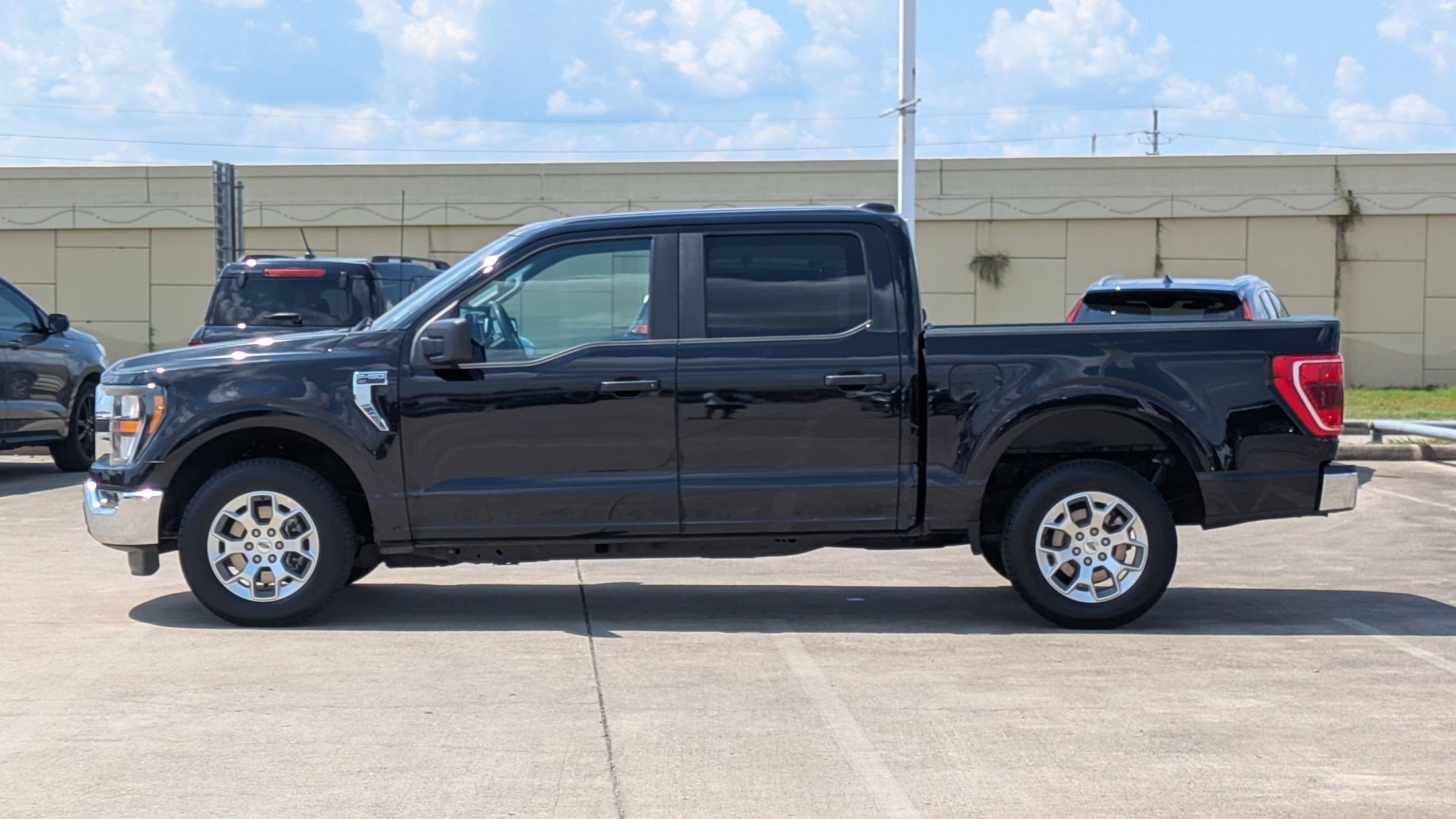 2023 Ford F-150 XLT photo 6