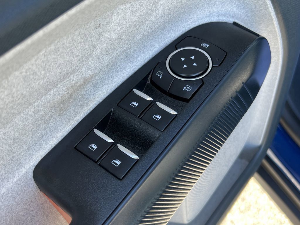 2023 Ford Maverick XLT photo 9