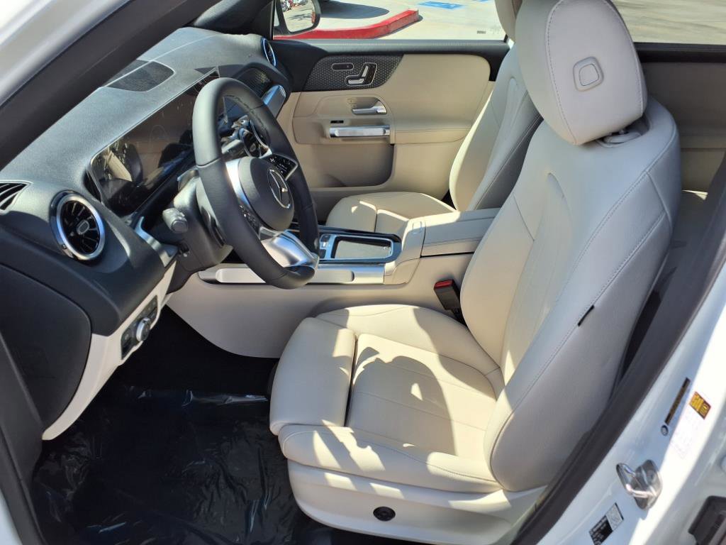 2026 Mercedes Benz GLB 250 photo 12
