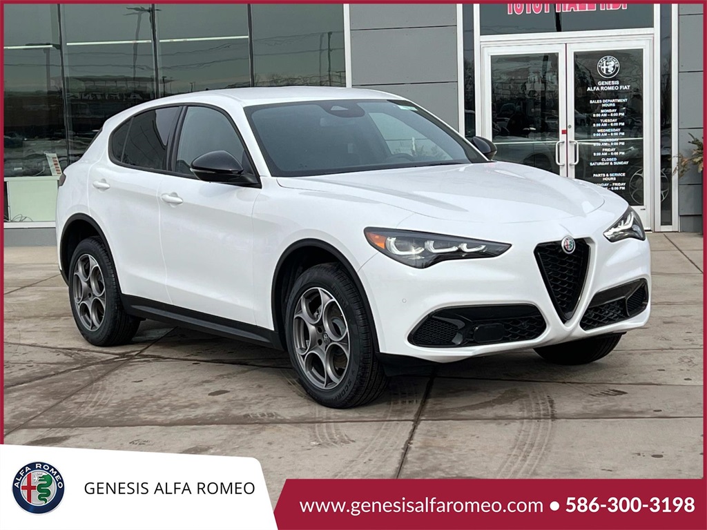 2025 Alfa Romeo Stelvio Sprint photo 2