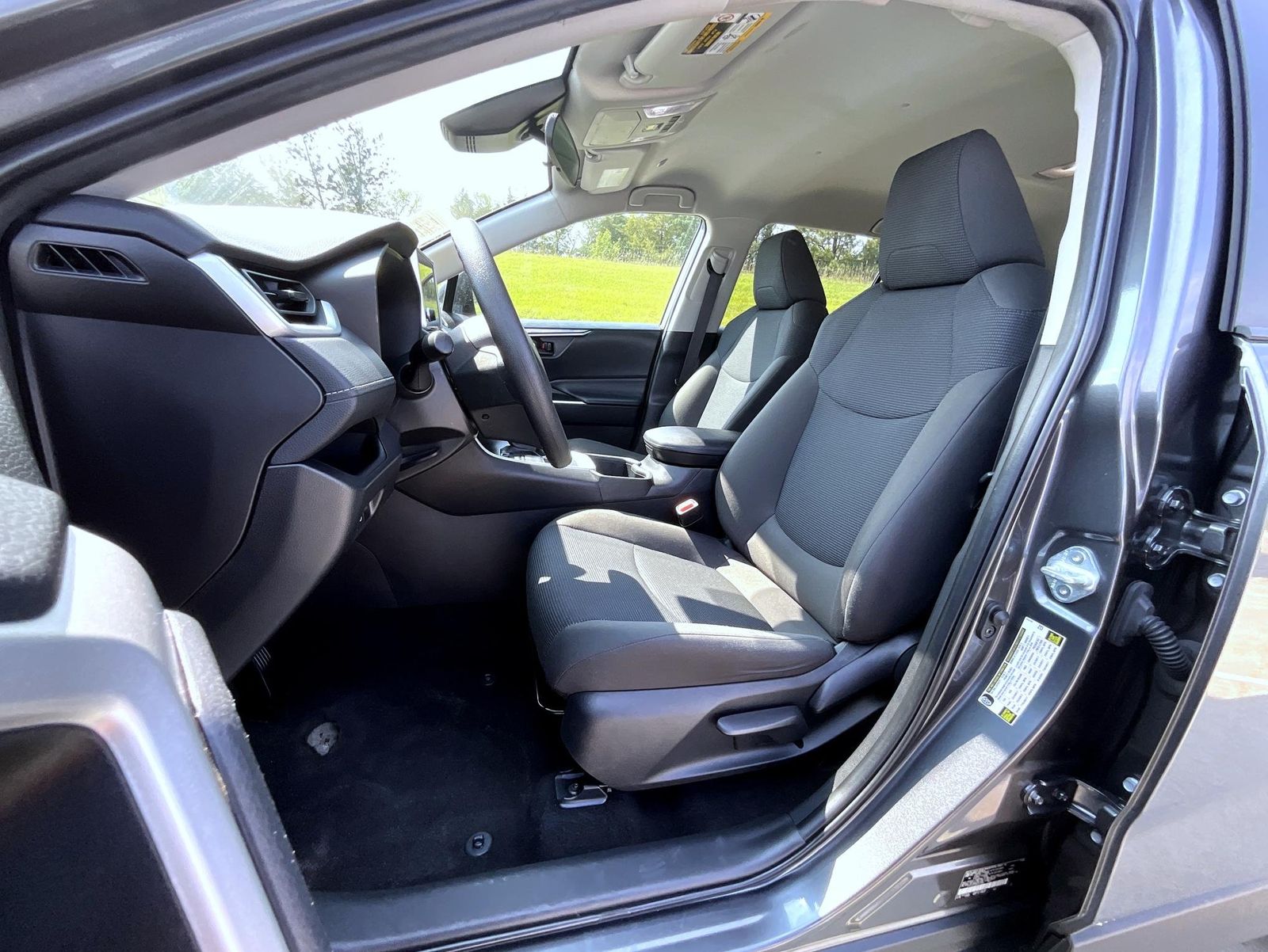 2024 Toyota RAV4 LE photo 9
