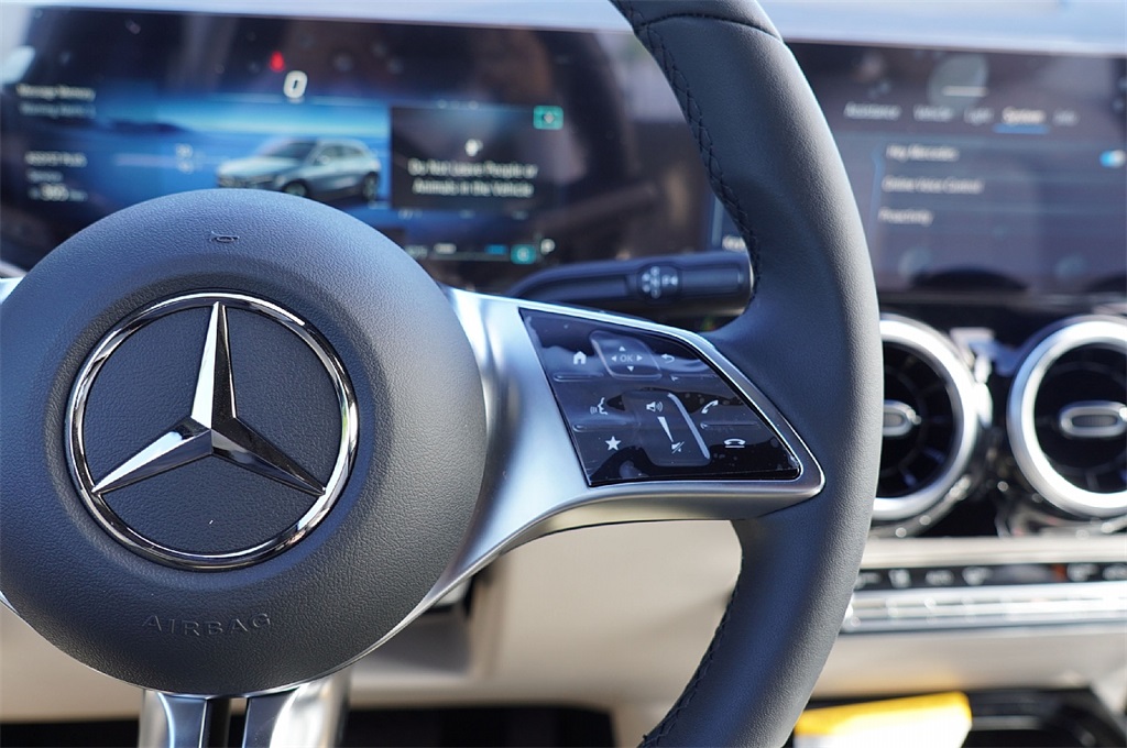 2026 Mercedes Benz GLA 250 photo 19
