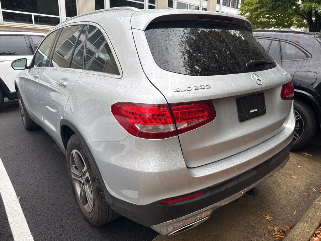 2017 Mercedes Benz GLC 300 photo 4