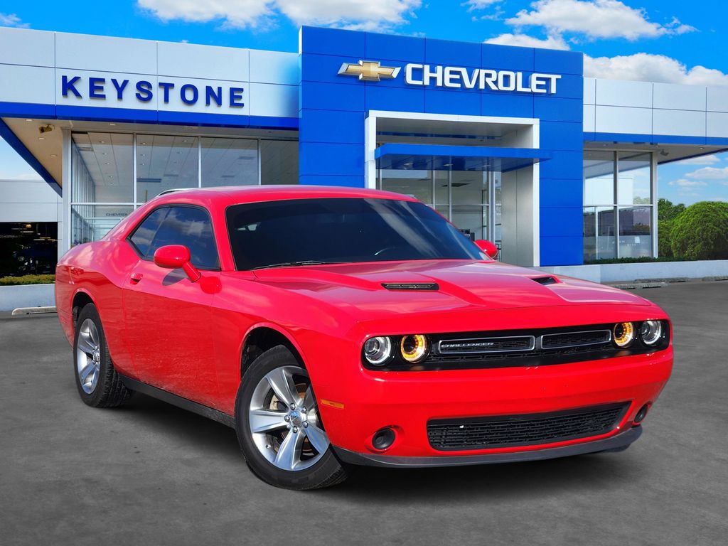 2022 Dodge Challenger SXT's photo