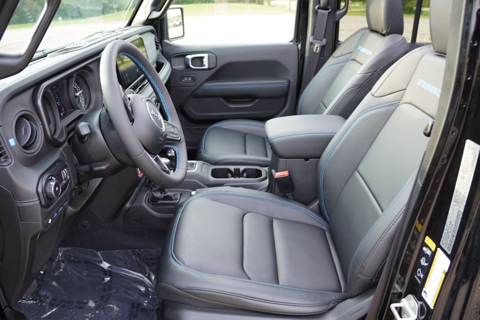 2024 Jeep Wrangler Rubicon 4xe photo 15