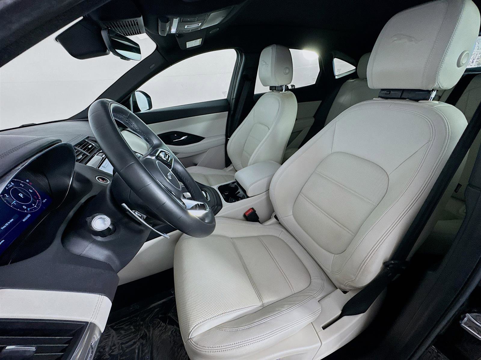 2021 Jaguar E-PACE P250 SE photo 11