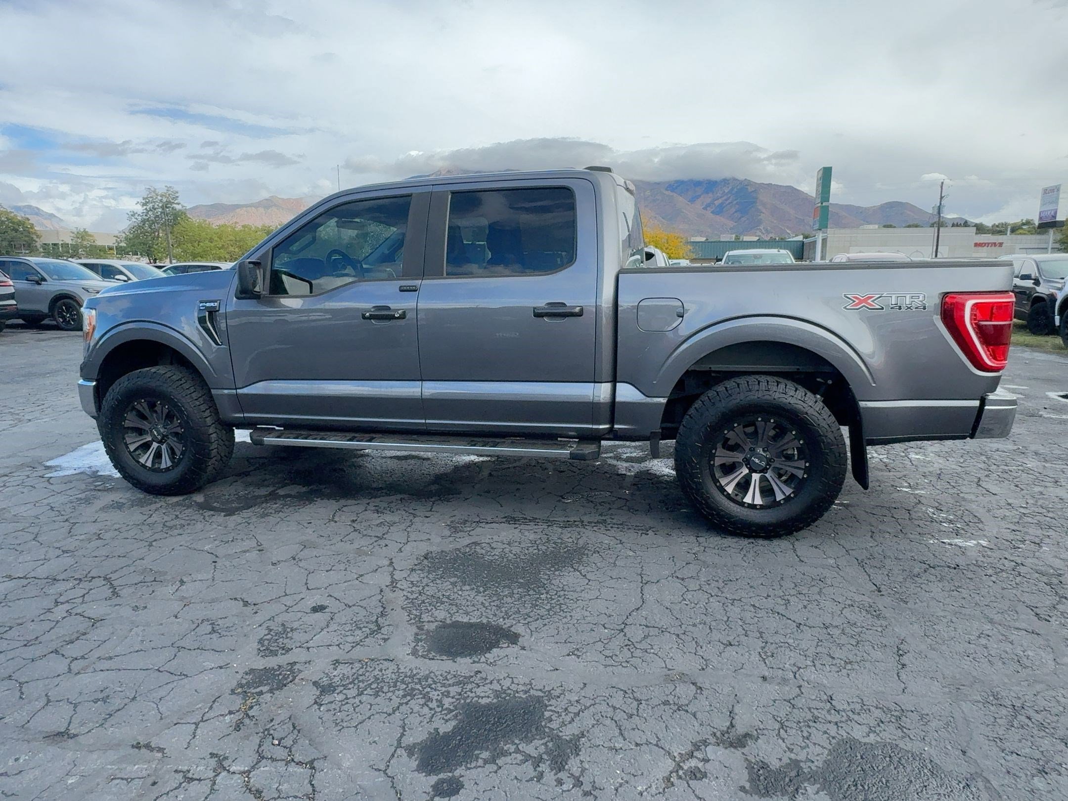 2021 Ford F-150 XLT photo 6