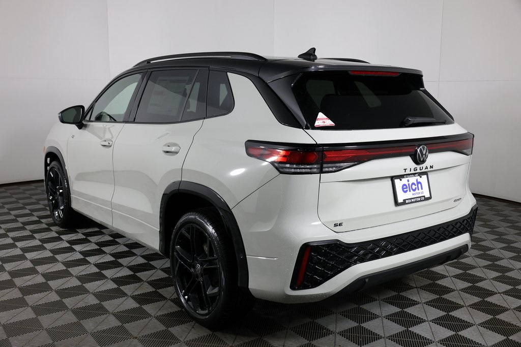 2025 Volkswagen Tiguan SE R-Line Black photo 4