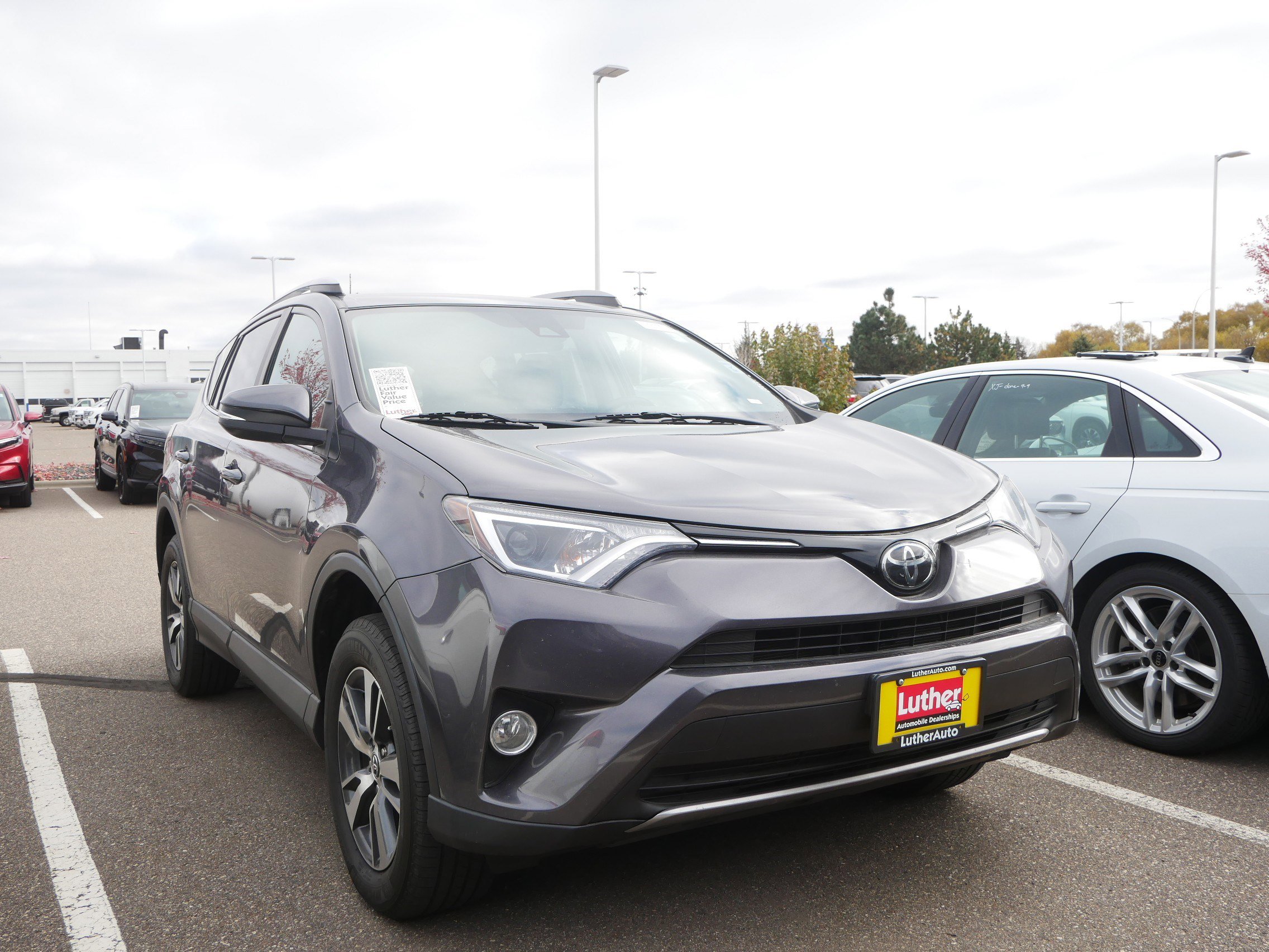 2018 Toyota RAV4 XLE's photo