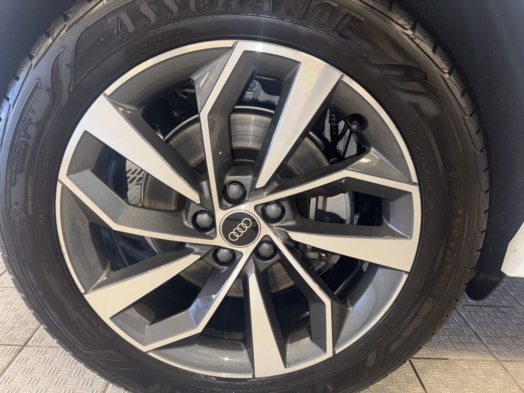2022 Audi Q5 45 S line Premium photo 8