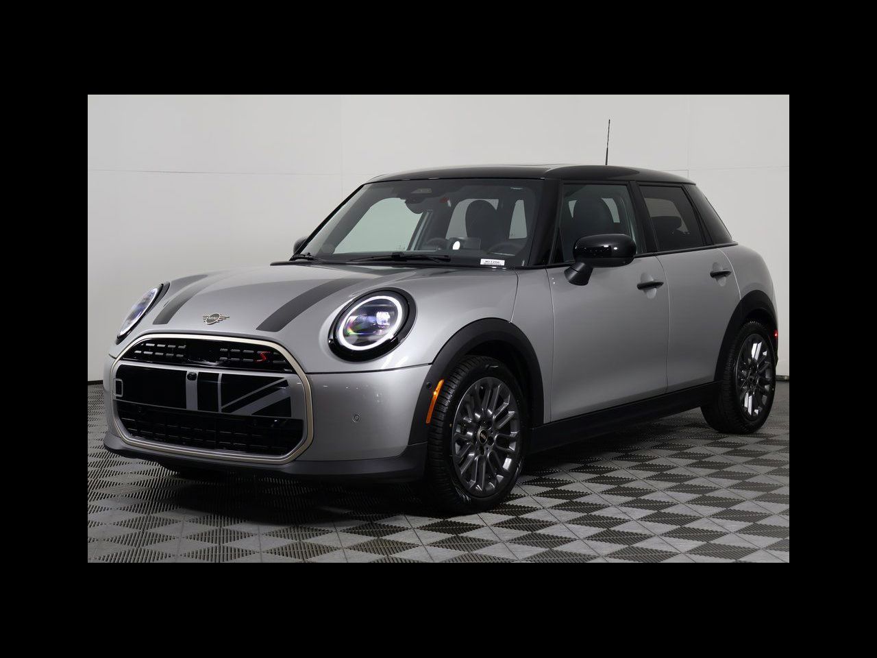 2026 MINI Hardtop S's photo